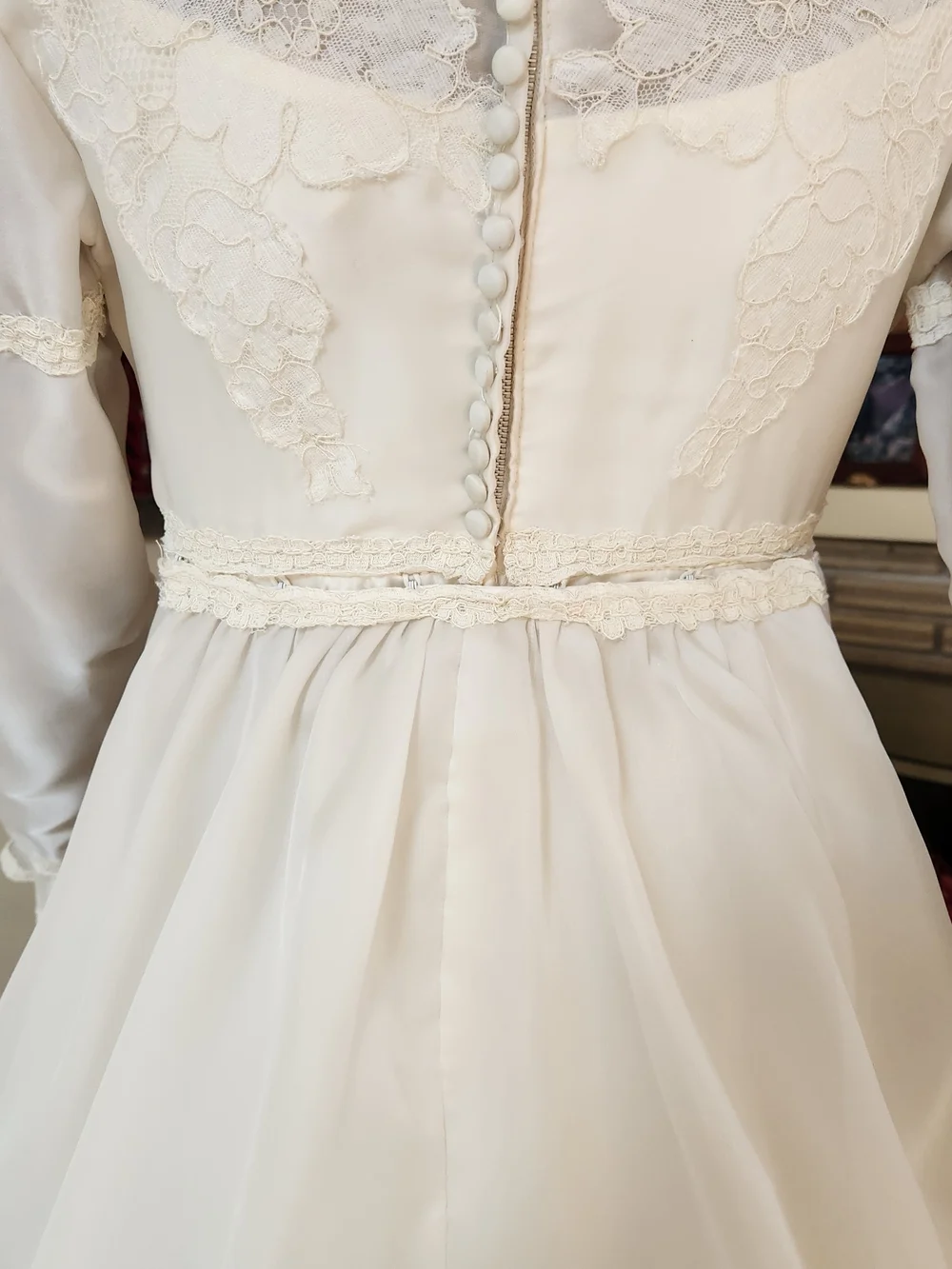 ✨ Dreamy Vintage 1960s Alfred Angelo "Edythe Vincent" Pearl & Lace Gown ✨ - Picture 8 of 14